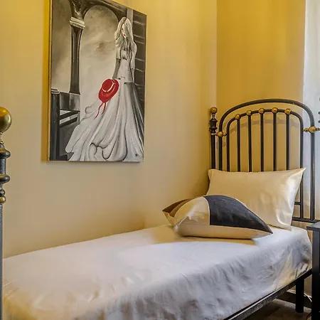 Magnolia Apartment